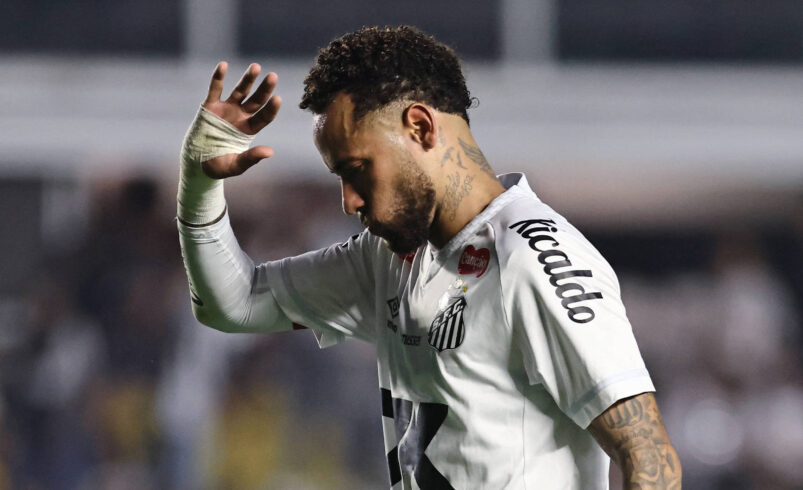 Neymar faz tatuagem do escudo do Santos na perna – 01/09/2025 – Esporte