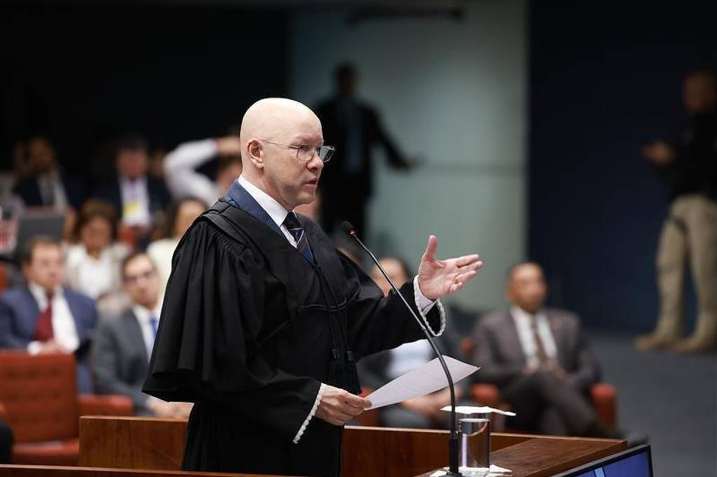 Advogados Utilizam Apelos Emocionais na Defesa de Acusados de Golpe em Brasília – 06/09/2025 – Poder