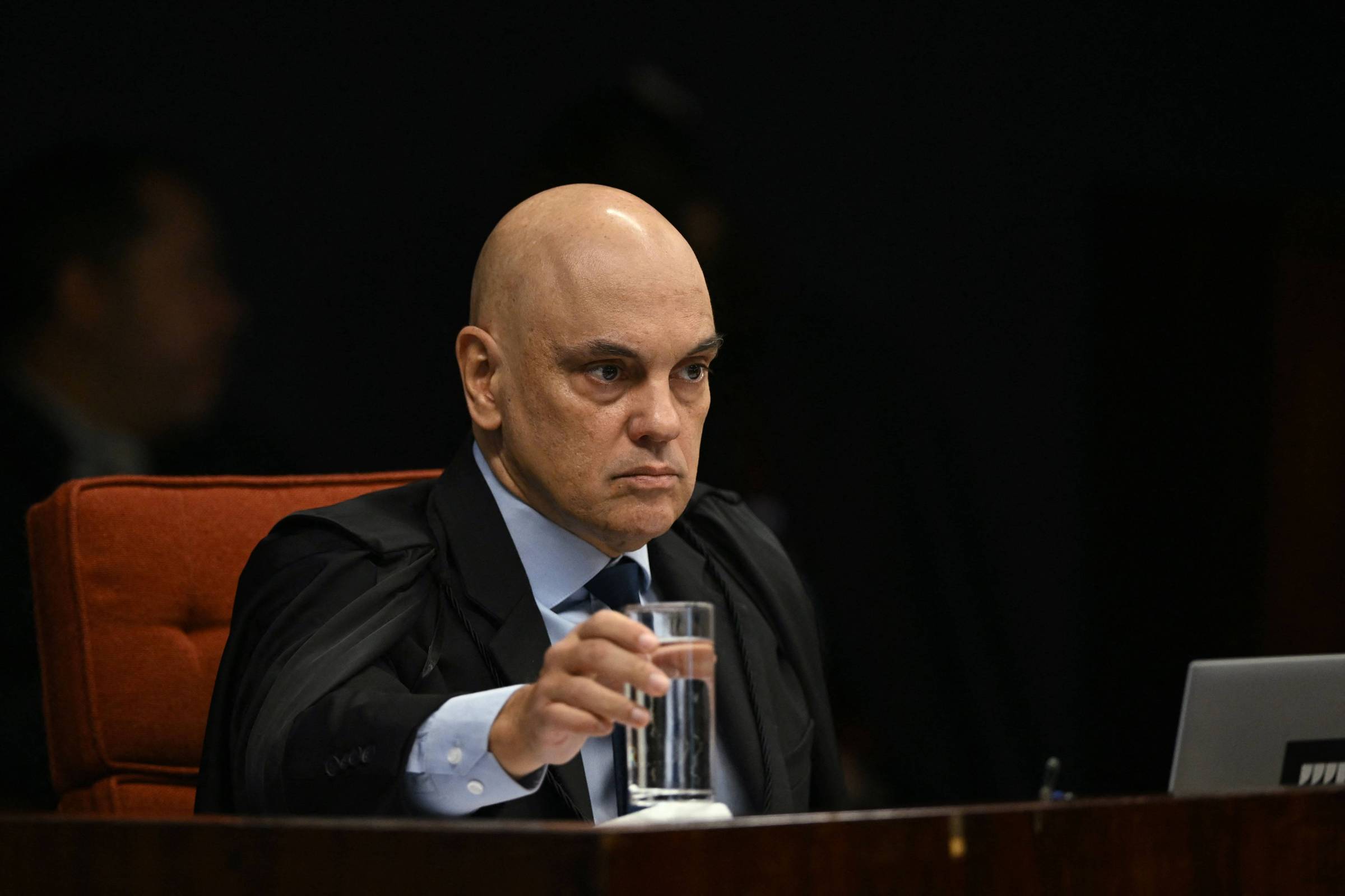 Moraes solicita prorrogação do julgamento de Bolsonaro em 5 de setembro de 2025