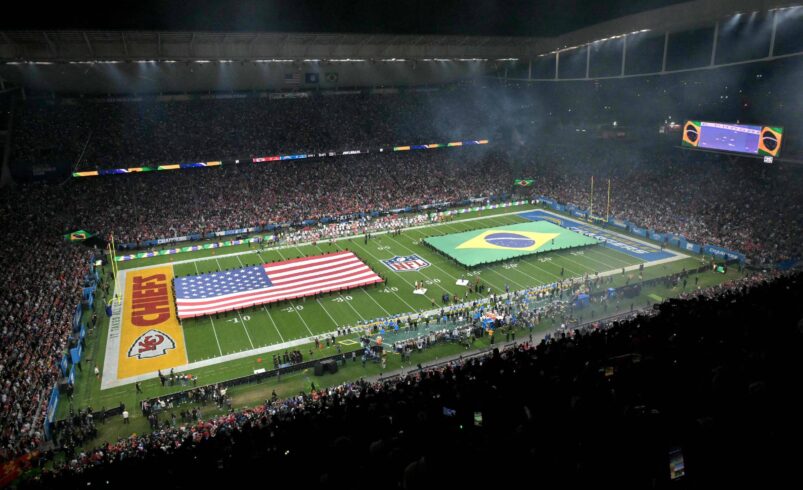 NFL em Itaquera: Vaias ao Time dos EUA e Ausência de Taylor Marcam Jogo – 06/09/2025 – Esporte