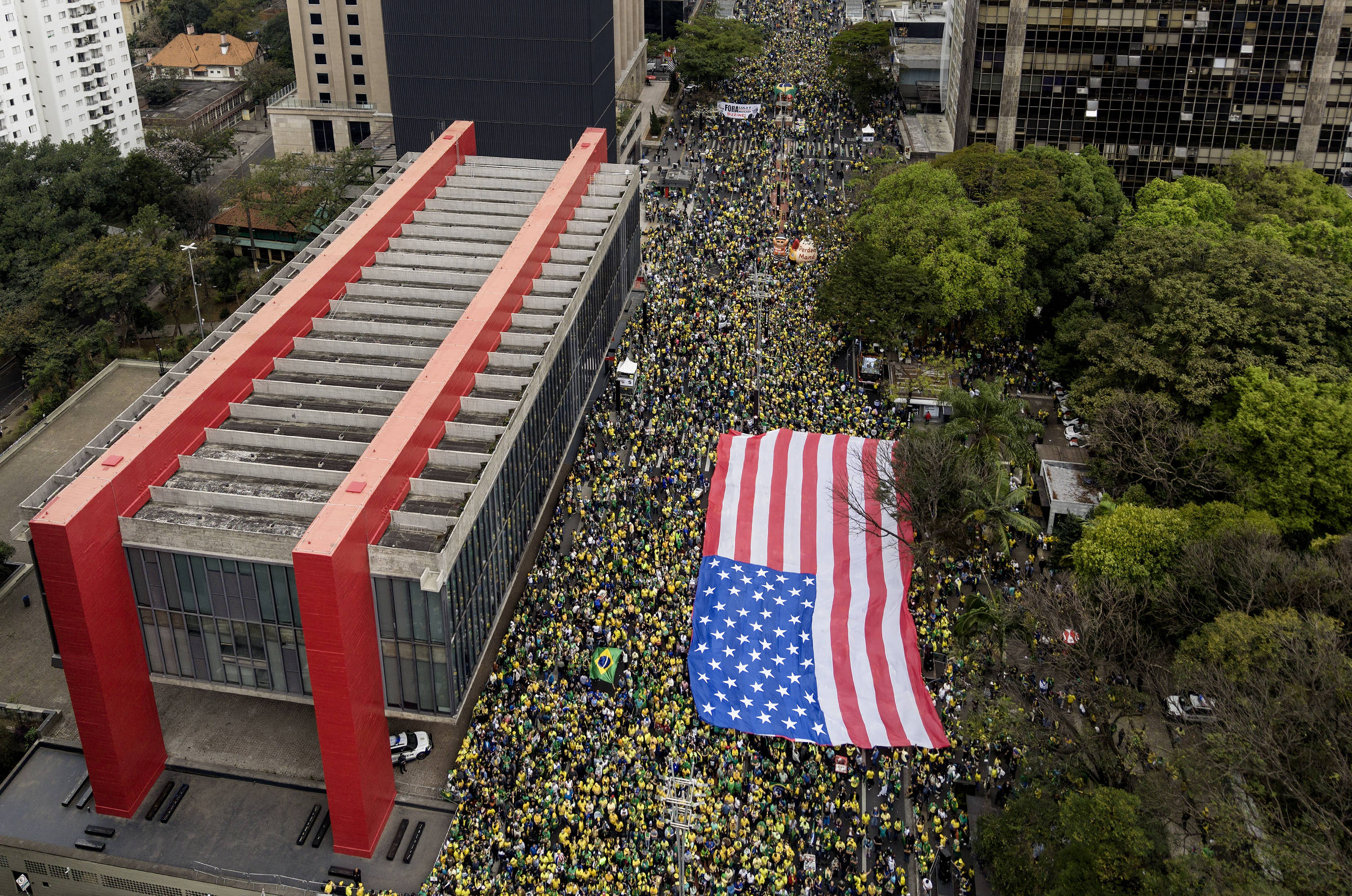 PSOL Solicita Investigação na Prefeitura de [Local] Sobre Uso de Bandeira dos EUA – 12 de Setembro de 2025