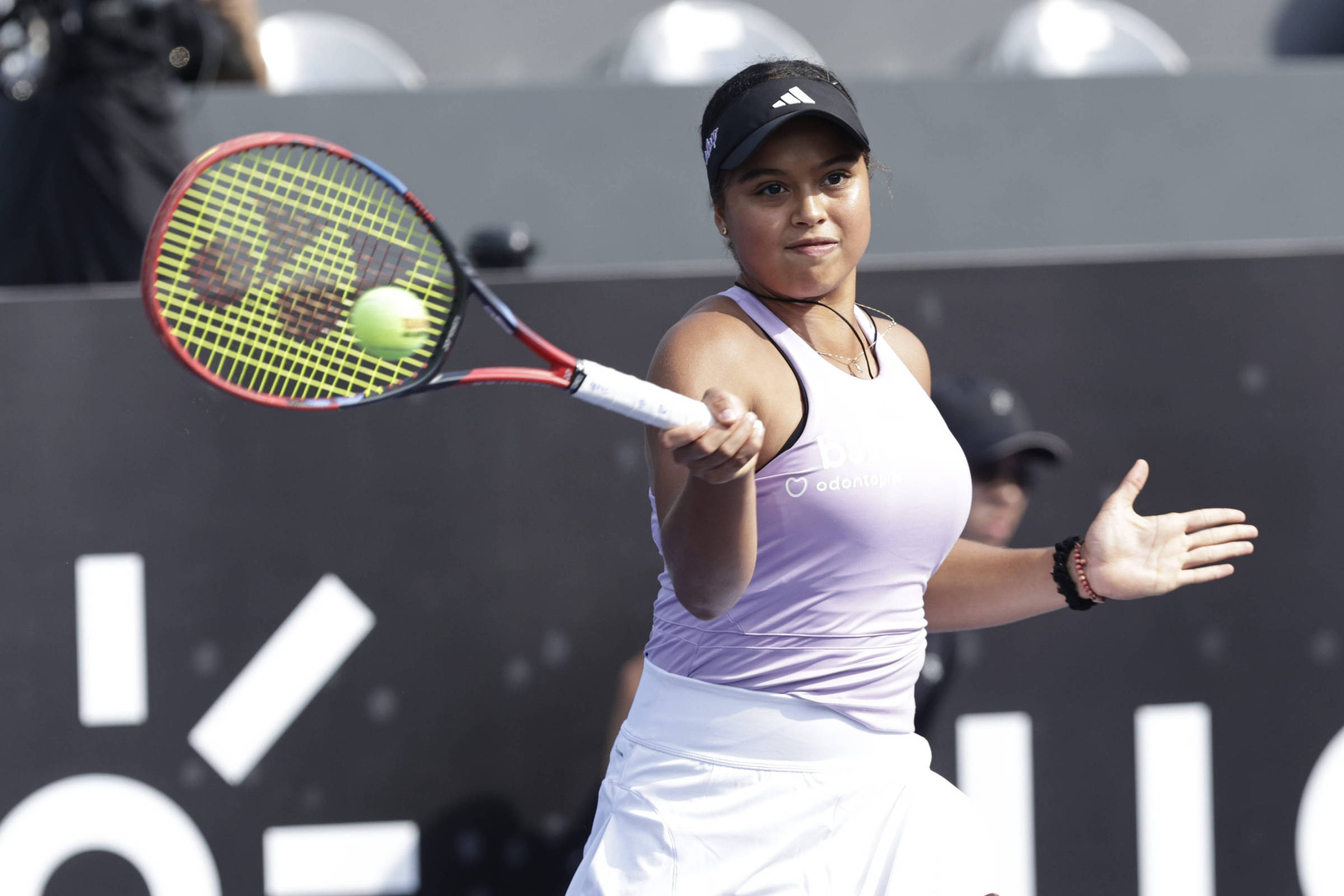 Naná, 15 anos, conquista sua primeira vitória em torneio da WTA – 08/09/2025 – Esporte