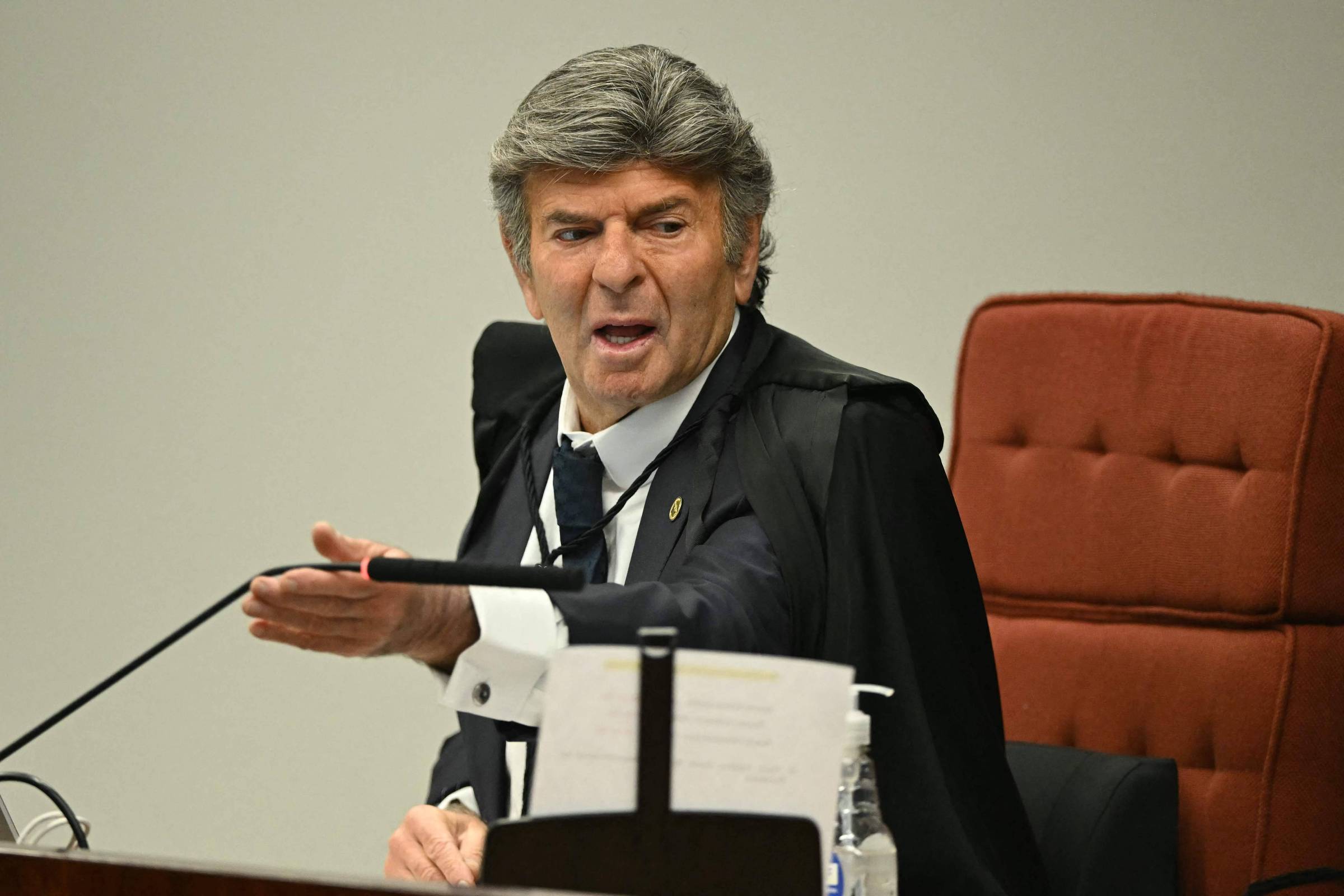 Fux e Moraes Discutem Pontos Críticos em Embate no Supremo Tribunal Federal – 10/09/2025