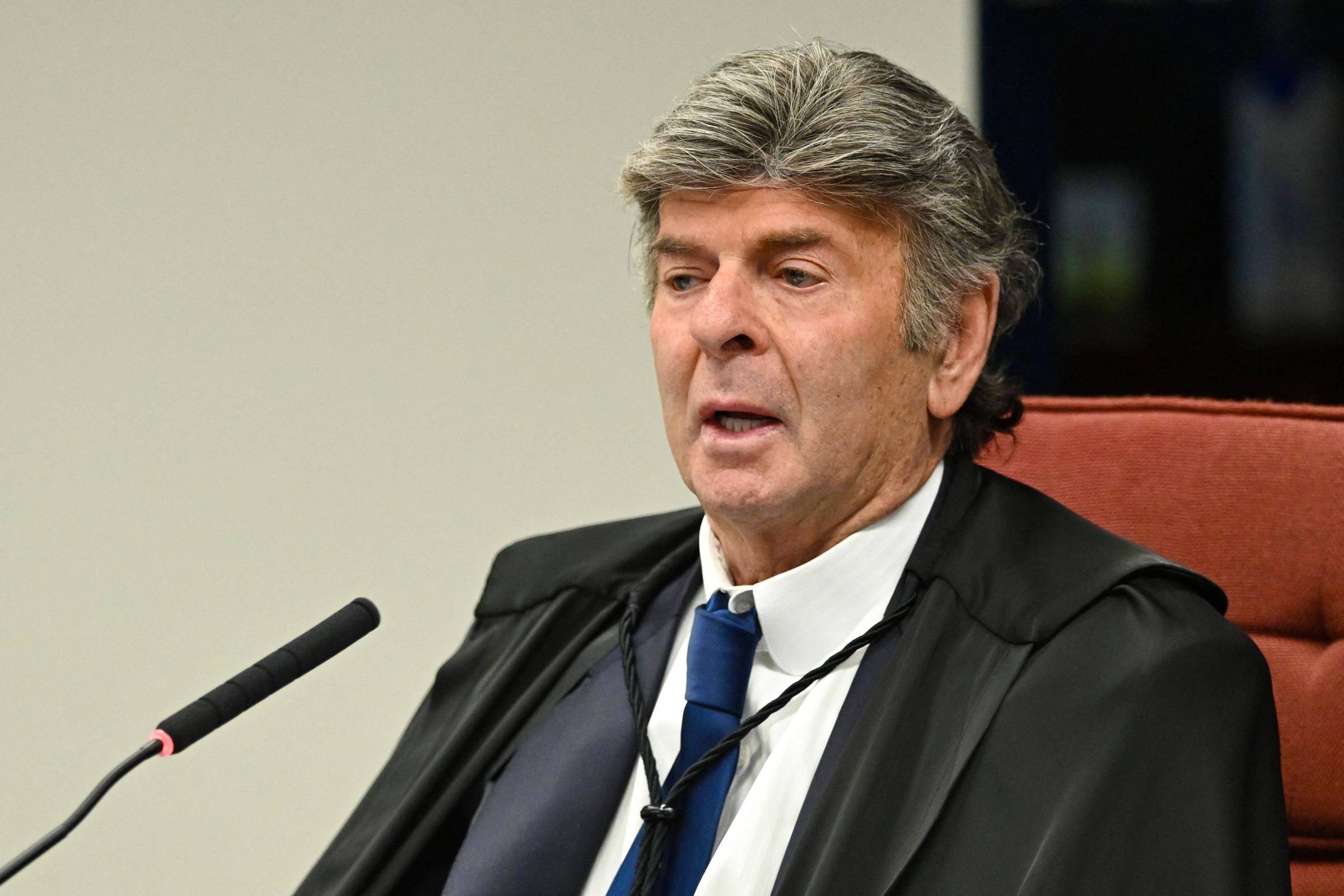 Ministro Fux analisa lacunas e desconsidera evidências em caso contra Bolsonaro – 11/09/2025 – Poder