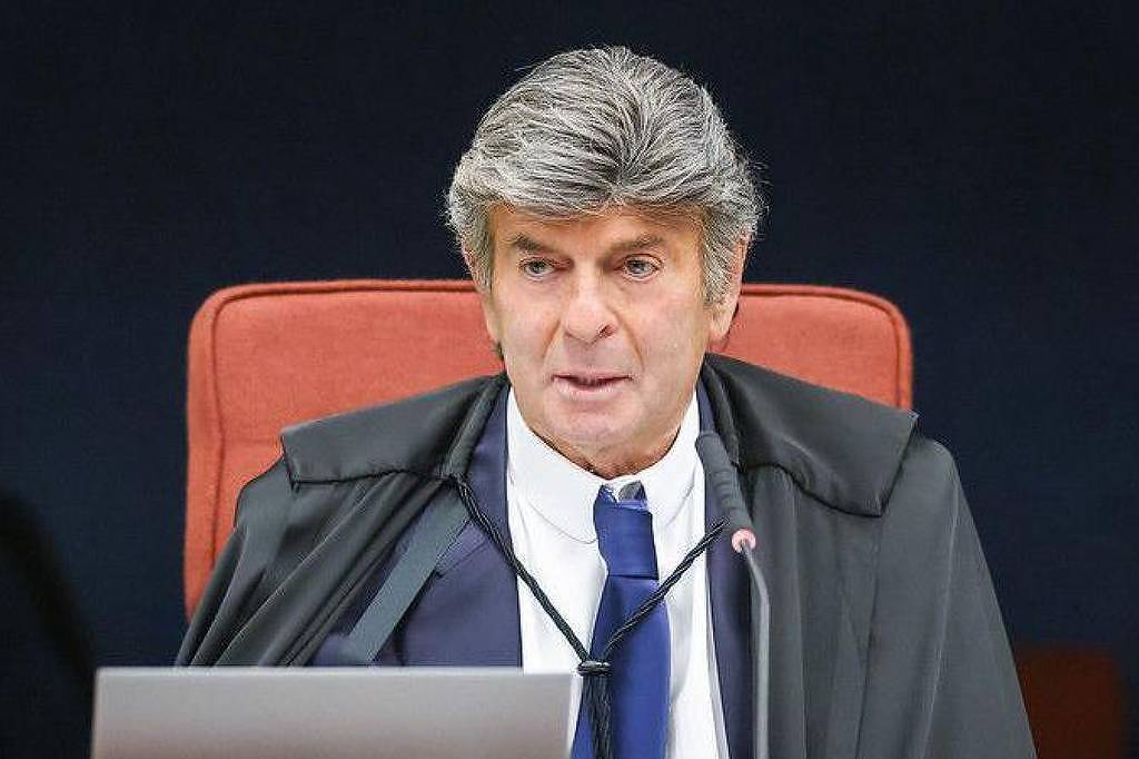 Ministro Fux Defende Julgamento de Réus Sem Foro no Mensalão pelo STF em 10 de Setembro de 2025