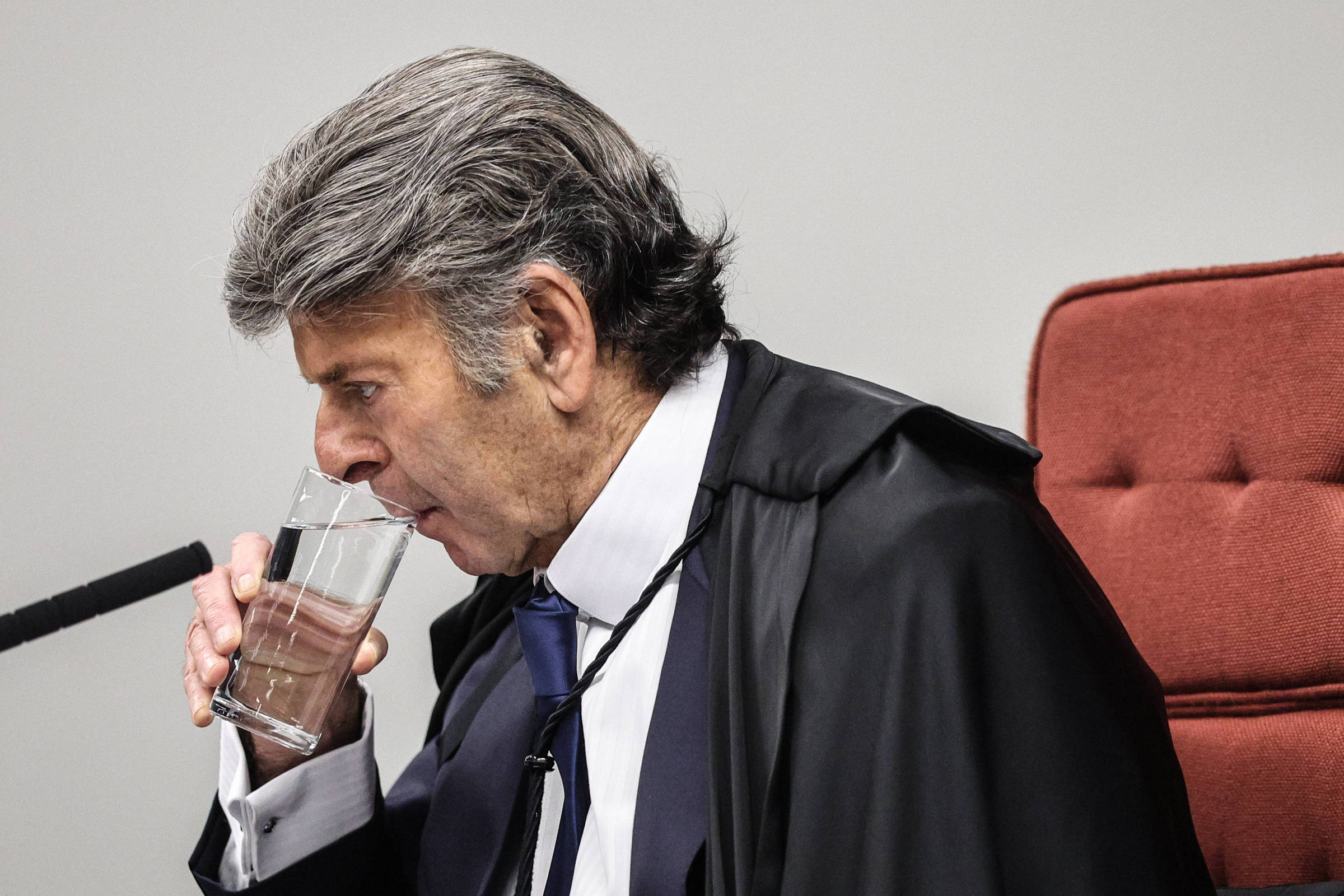 Fux Acusado de Falsidade em Julgamento Relacionado a Bolsonaro em 10 de Setembro de 2025