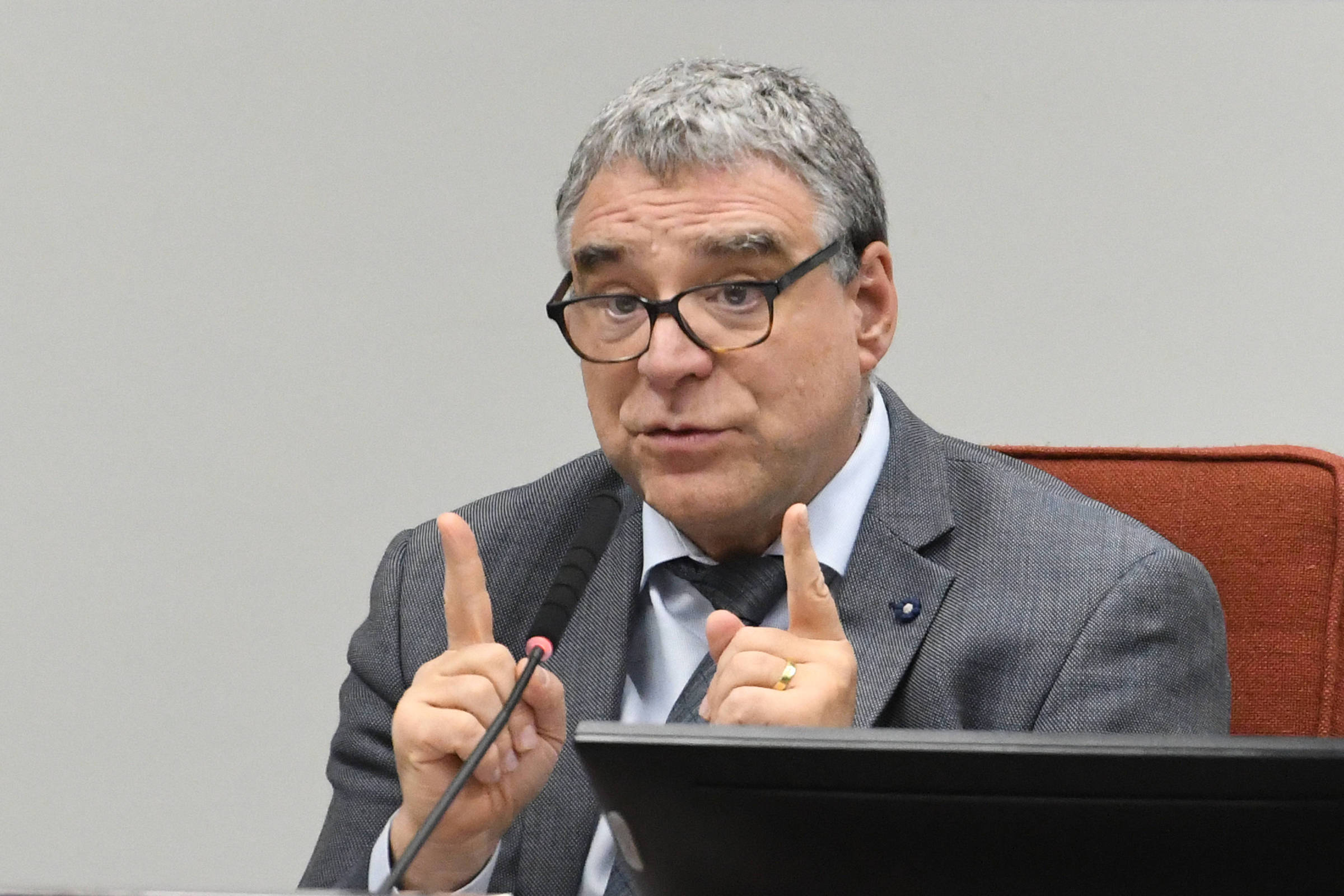 Jurista Afirma que Anistia é Incompatível com a Constituição Brasileira