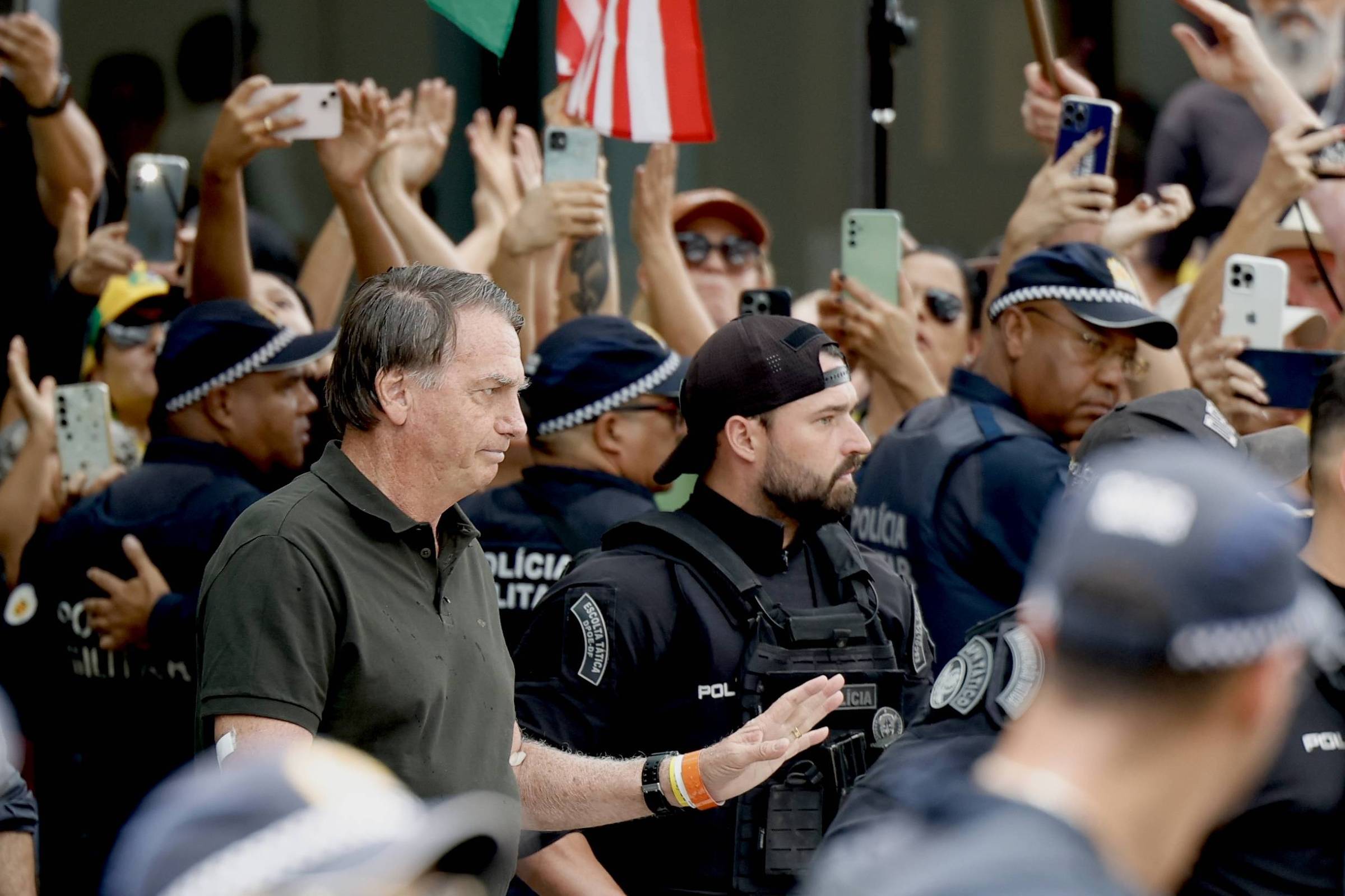 Bolsonaro é Hospitalizado Após Mal-estar em 16 de Setembro de 2025