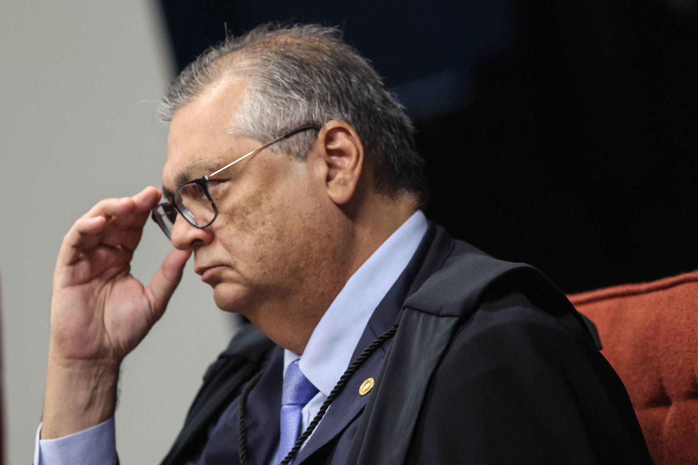 Governador Dino solicita investigação de Bolsonaro e filhos em relação à CPI da Covid