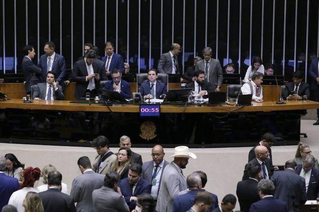 Deputado da Motosserra Colabora na Criação de Lei que Pode Ser Afetada pela PEC da Blindagem em Discussão – 17/09/2025