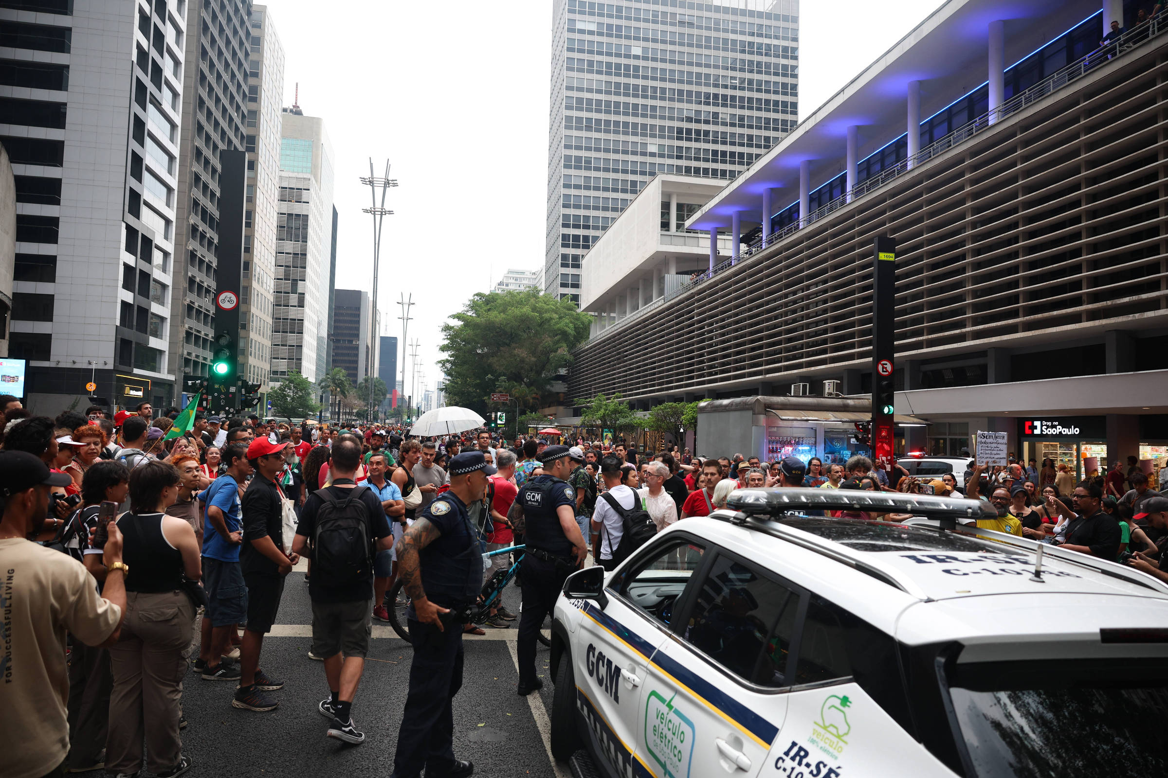 Tensão na Avenida Paulista: Secretário Justifica Ação da GCM em 21 de Setembro de 2025