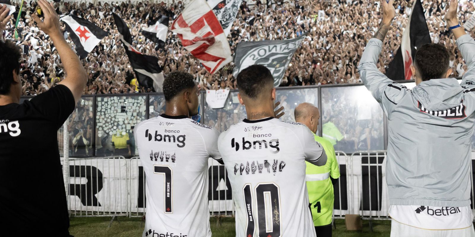 Vasco vence Cruzeiro e conquista segunda vitória seguida na competição