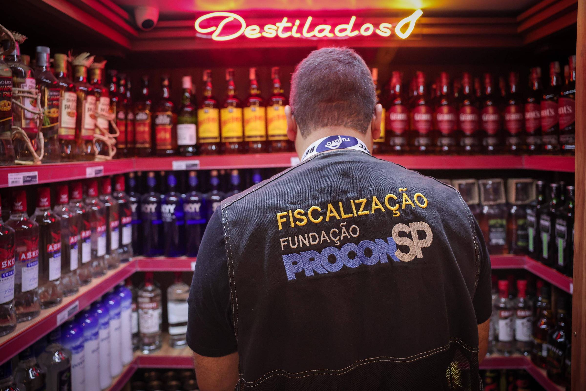 PSOL Solicita Investigação sobre Envolvimento do PCC em Distribuição de Bebidas com Metanol