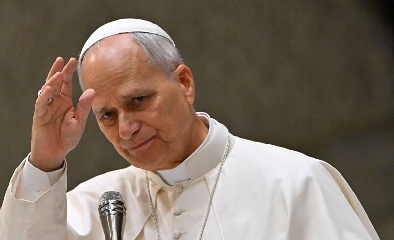 Papa Leão XIII Adota Estilo Semelhante ao de João Paulo II: Análise Política – 18/10/2025