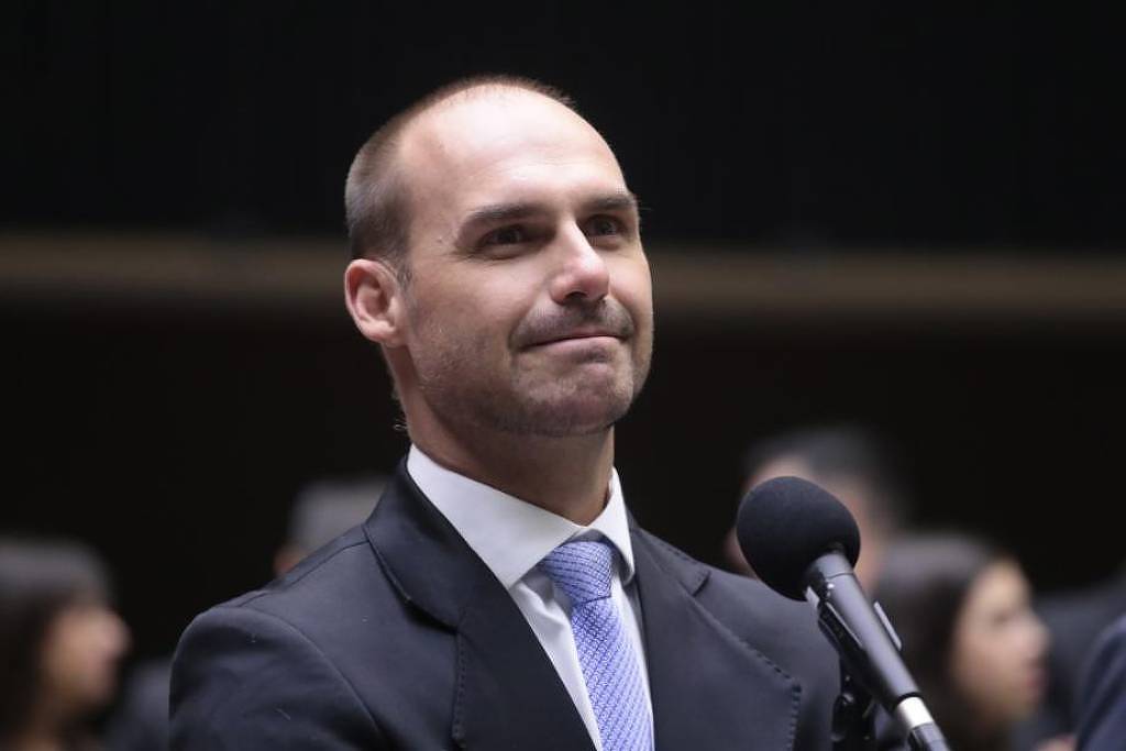 STF Agenda Julgamento de Denúncia Contra Eduardo Bolsonaro para 14 de Novembro de 2025