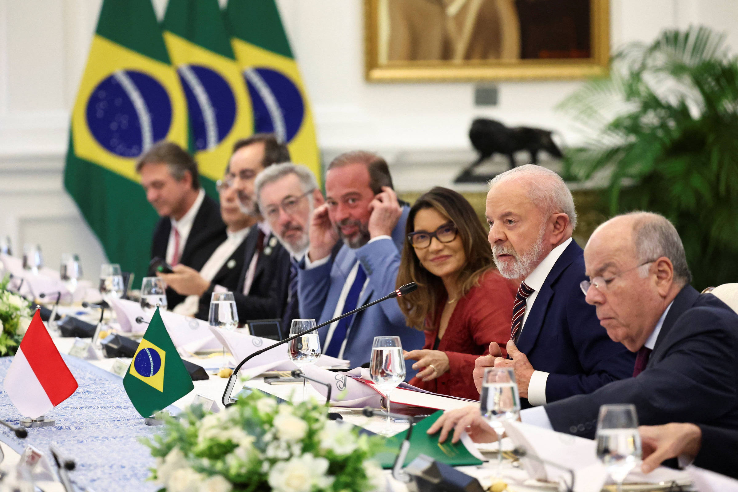 Lula Anuncia Candidatura ao Quarto Mandato Durante Viagem à Indonésia em Outubro de 2025