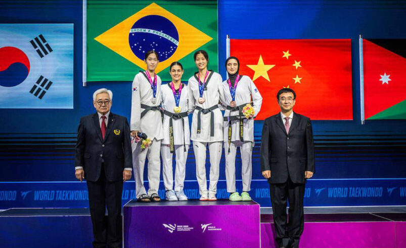 Maria Clara Pacheco é campeã mundial de taekwondo em 2025