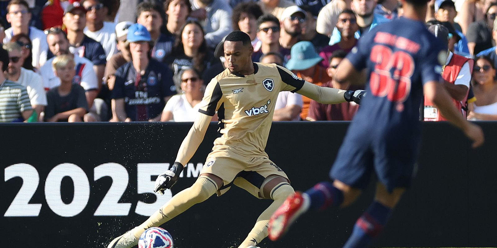 Ederson se lesiona e John, ex-Botafogo, é convocado para amistosos da Seleção Brasileira