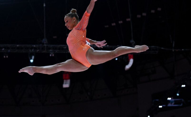 Flávia Saraiva avança para a final da trave no Campeonato Mundial de Ginástica Artística