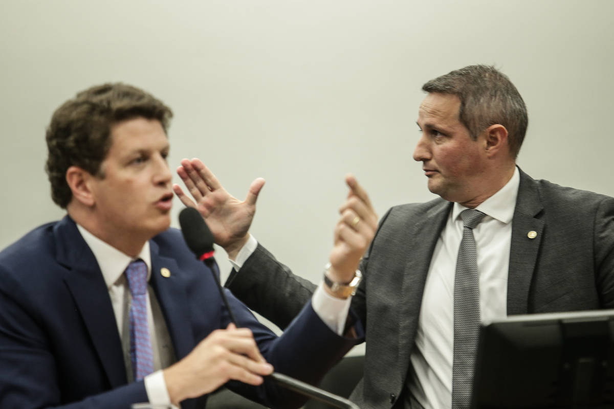 Salles e Derrite Formam Aliança para Candidatura ao Senado em 2026