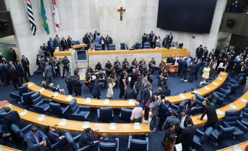 Conflito entre vereadores de SP devido à escassez de ingressos para a Fórmula 1 – 08/11/2025 – Cotidiano