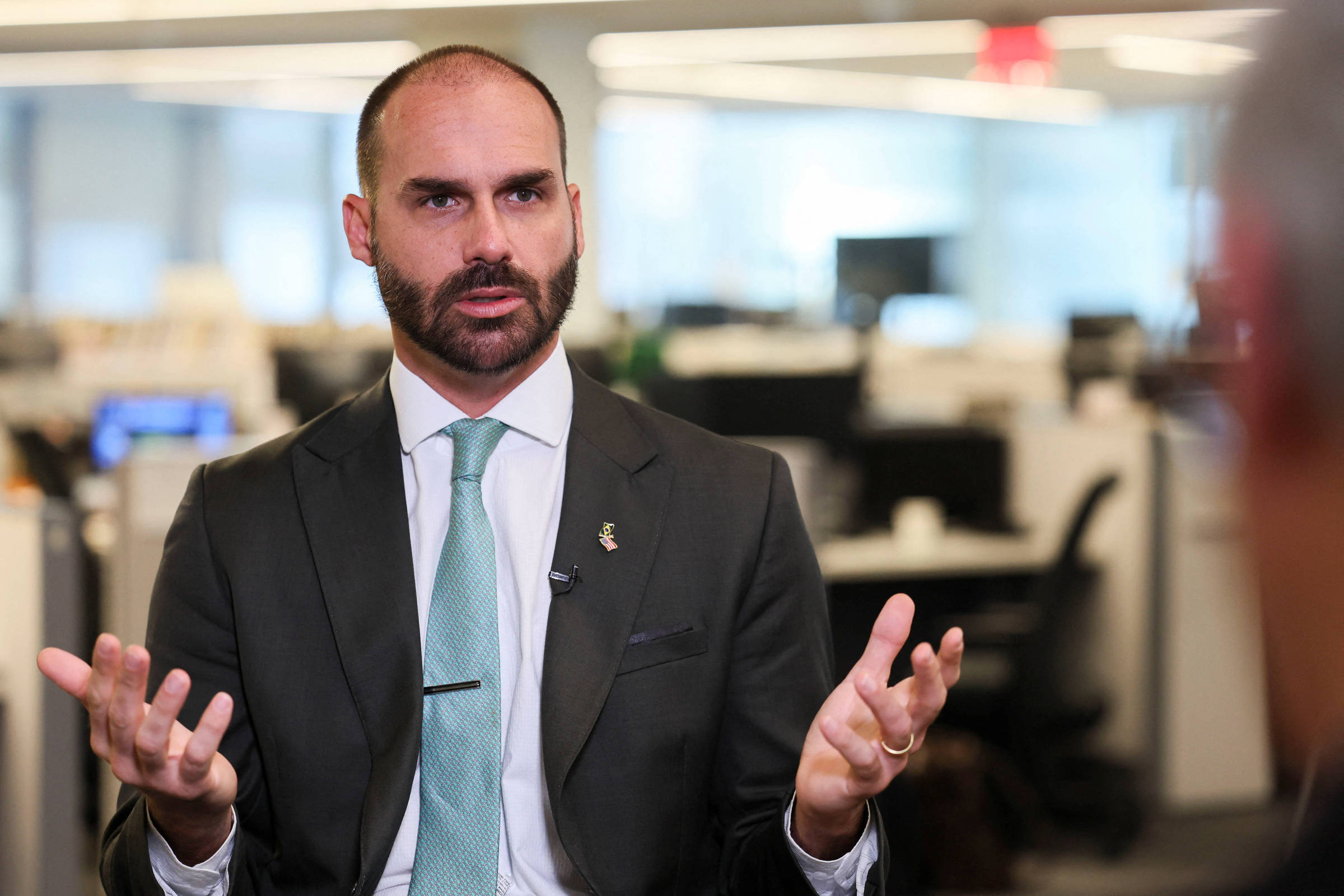 Alcolumbre Anula Voto de Eduardo Bolsonaro em Brasília – 27/11/2025