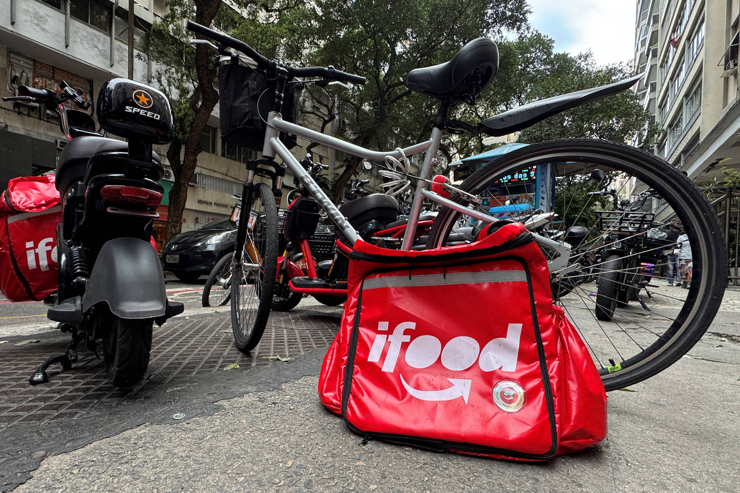 TRT-2 Decide Contra Recurso do iFood Sobre Vínculo de Entregadores em São Paulo – 11 de Novembro de 2025