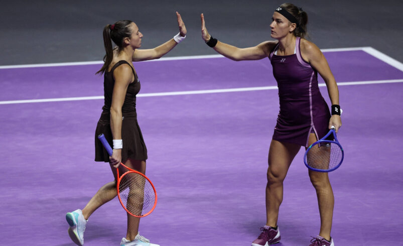 Luisa Stefani chega à final do WTA Finals em duplas – 07/11/2025 – Esporte