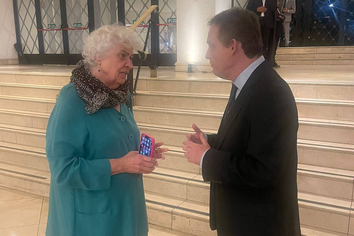 Assessora de Lula se retira de evento após discurso de Caiado em Brasília – 09/11/2025