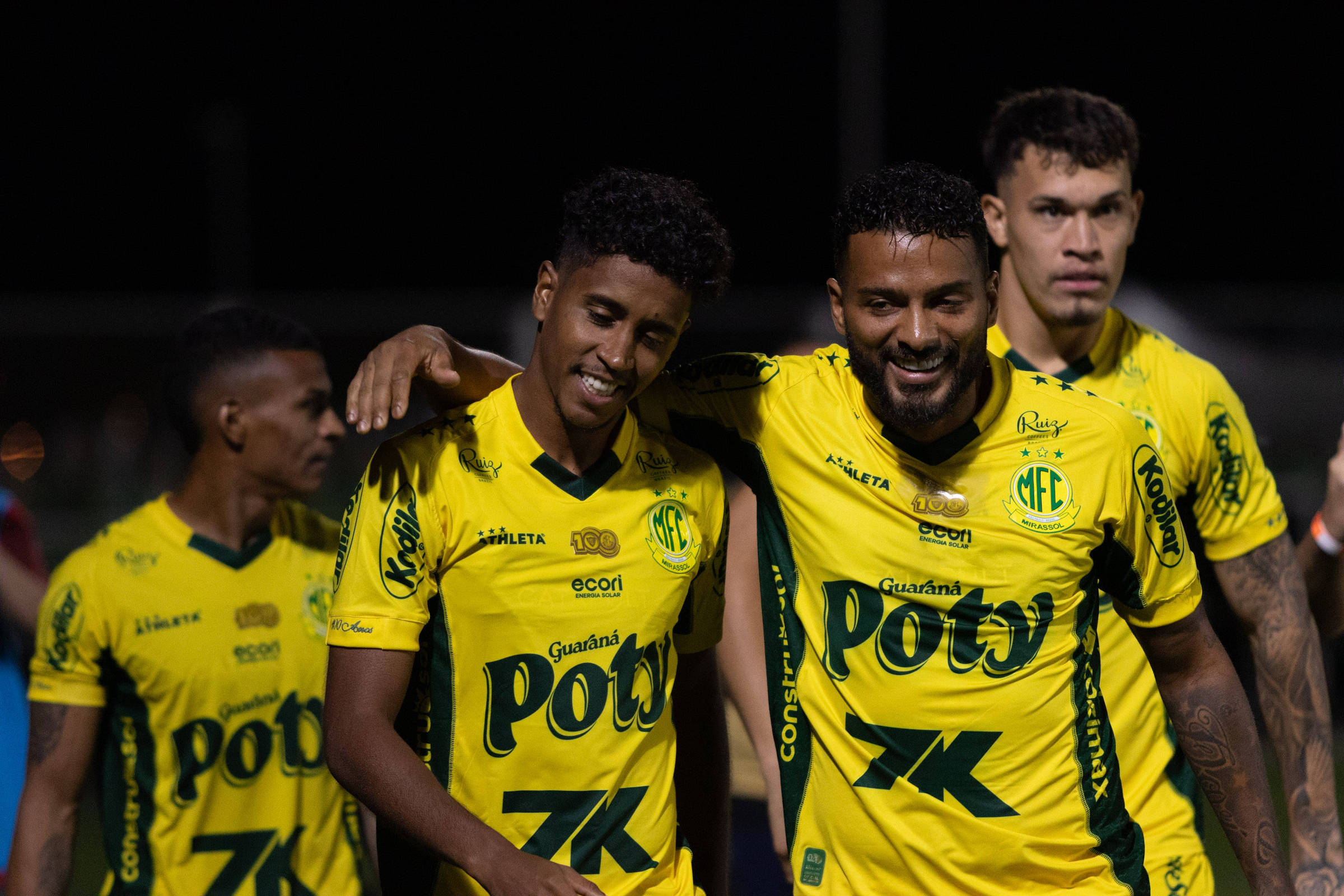 Palmeiras é derrotado pelo Mirassol e Flamengo se aproxima na tabela – 09/11/2025 – Esporte