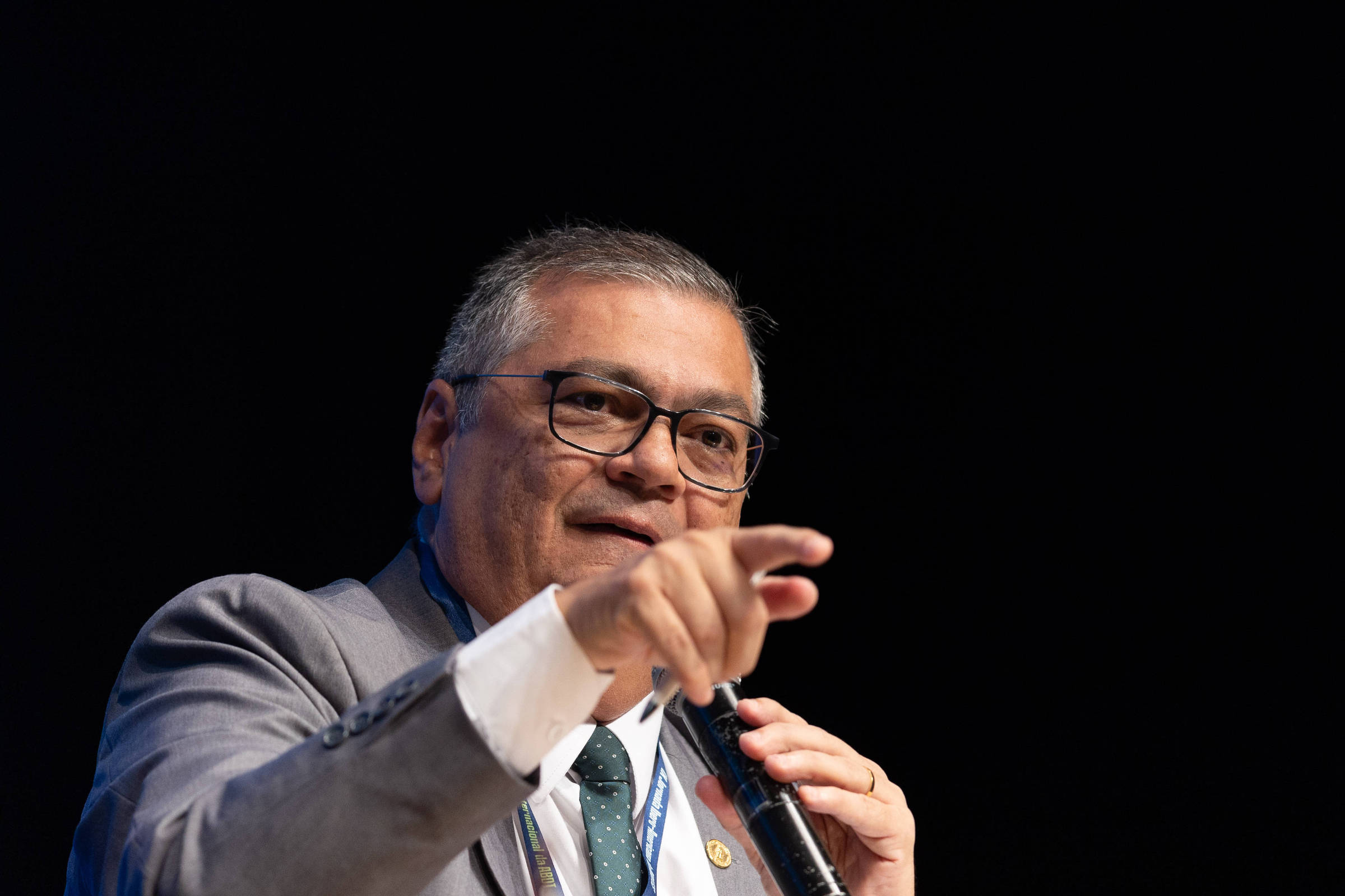 Dino solicita a Tarcísio apresentação de plano para pesquisadores em 18 de novembro de 2025