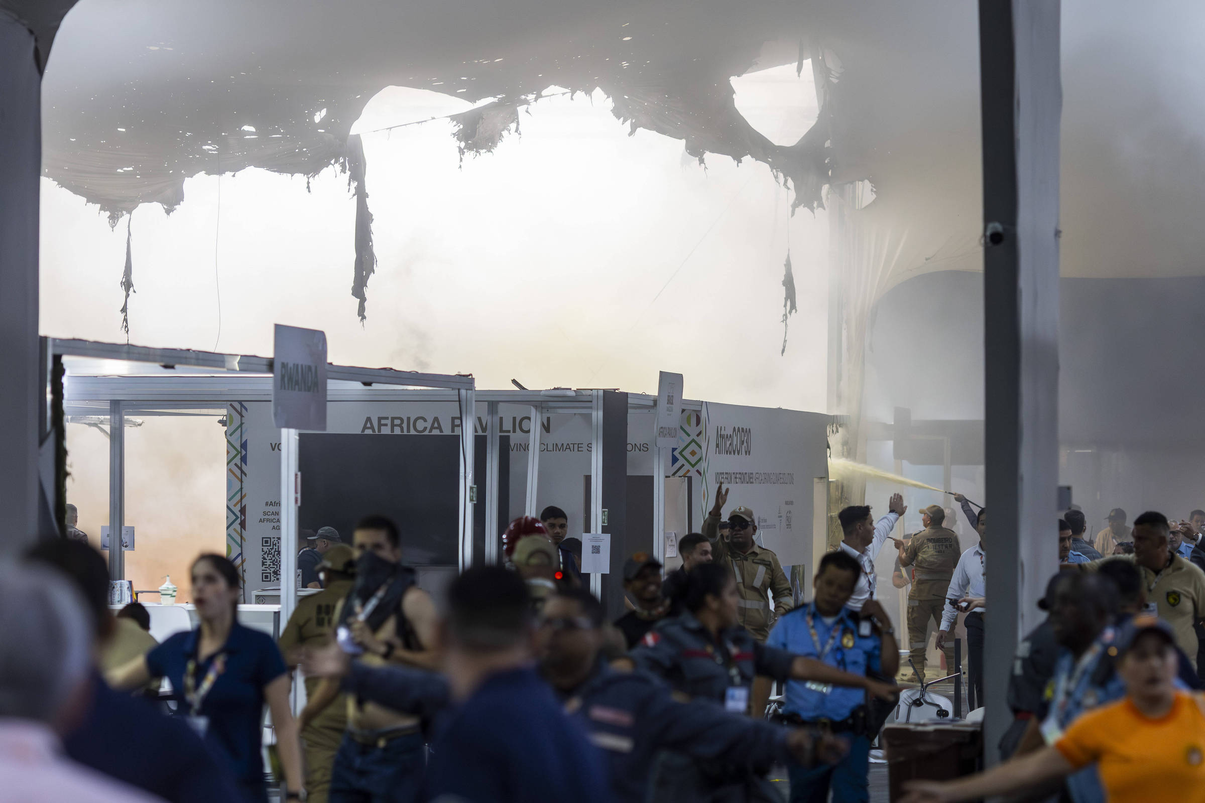 Incêndio Marca a COP30: Reflexões sobre o Evento em 22 de Novembro de 2025 – Por Elio Gaspari