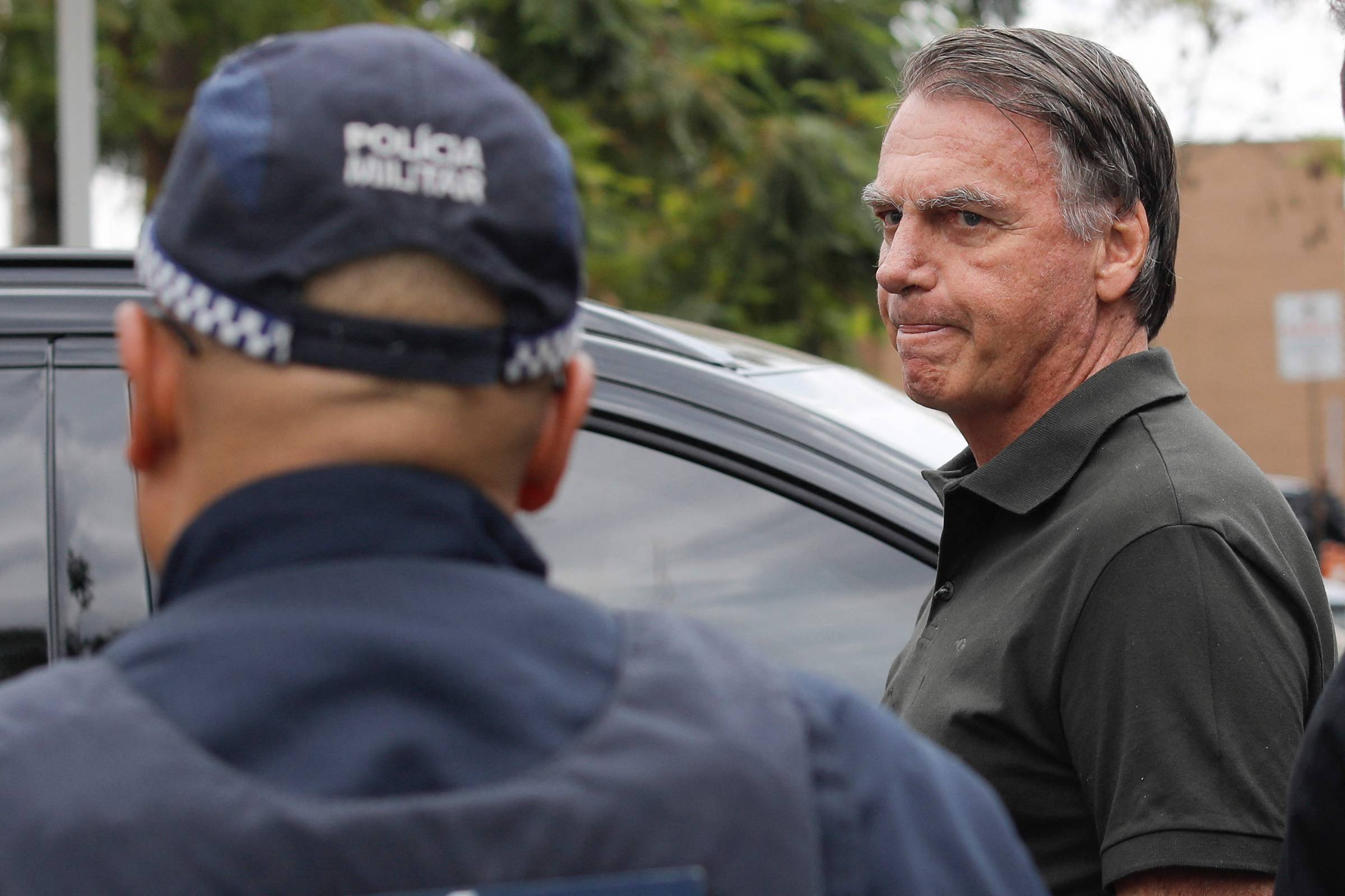 Aliados comentam reação de Bolsonaro ao uso de tornozeleira eletrônica em 22 de novembro de 2025