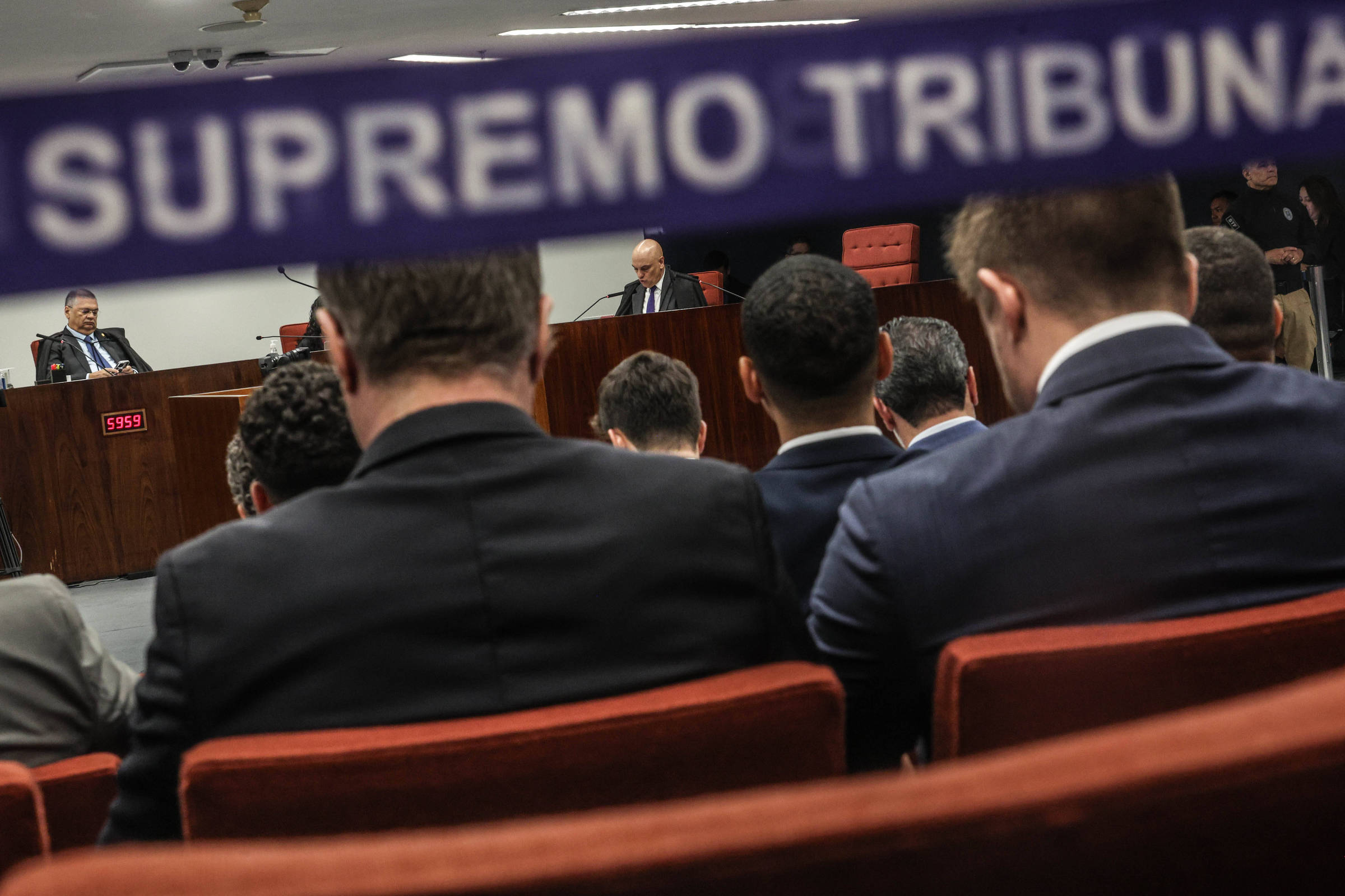 Análise das Acusações e Penas dos Condenados pelo STF em 25 de Novembro de 2025