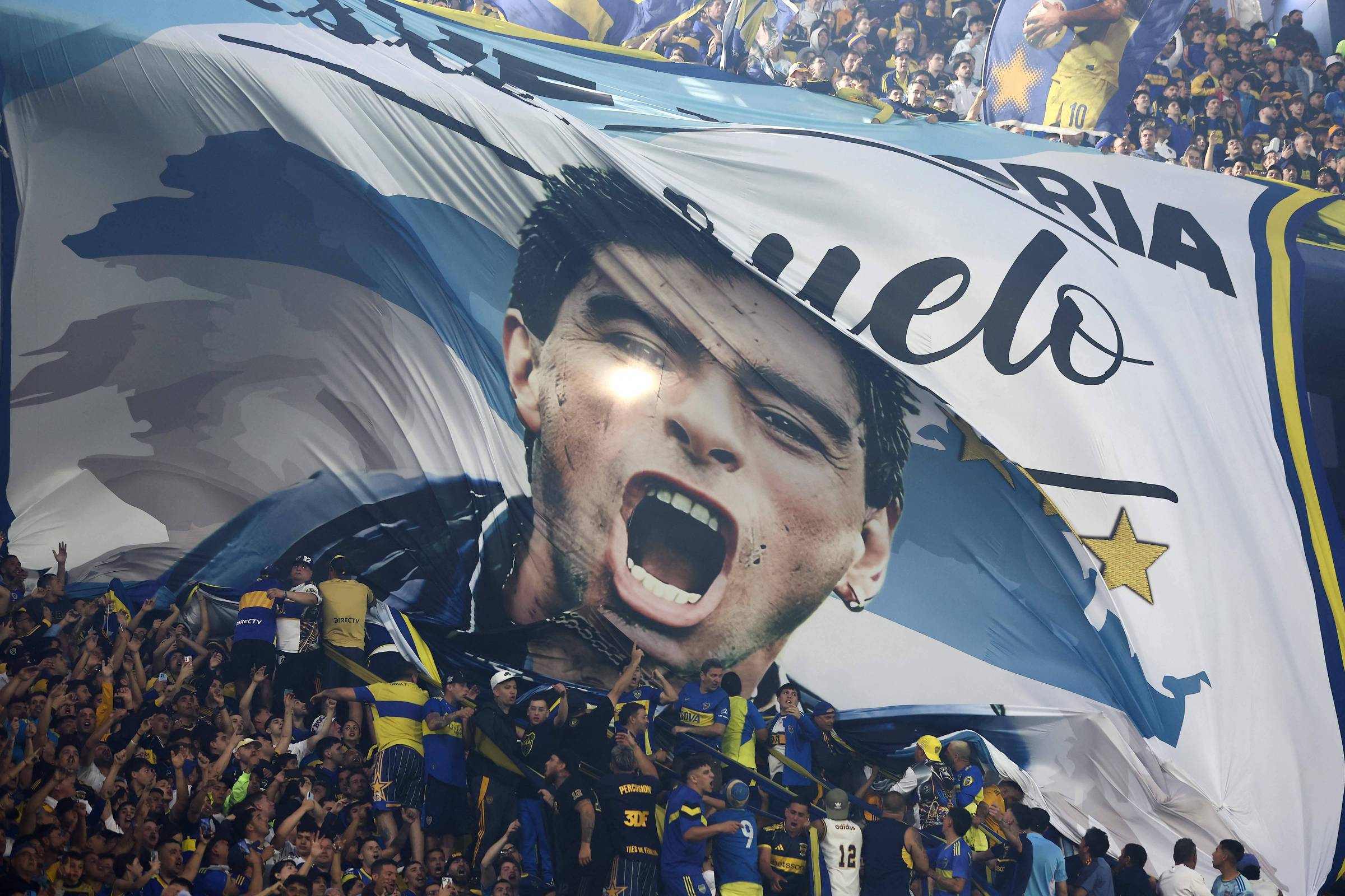 Argentina presta homenagem a Maradona em 5 anos de sua morte – 25/11/2025 – Esporte