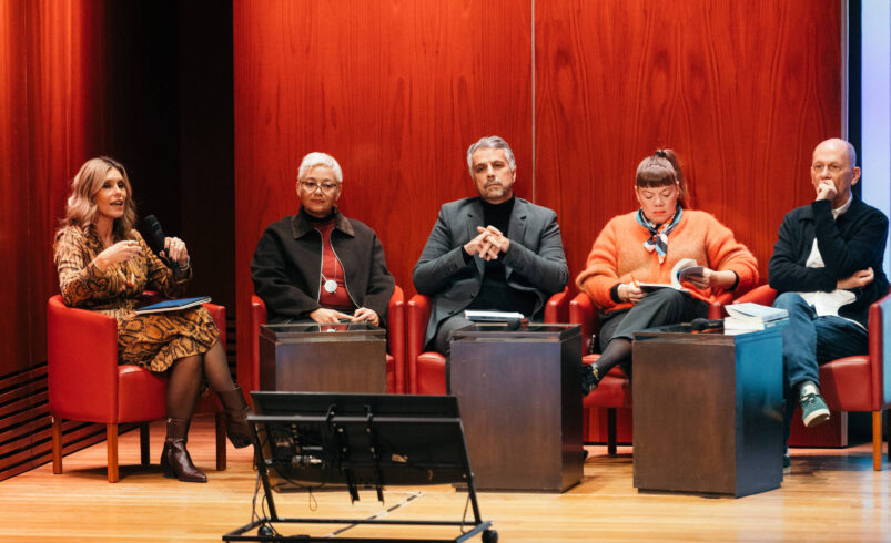 Wisnik Comenta Surpresas da Democracia Brasileira Durante Lançamento de ‘A Palavra e o Poder’ em Lisboa, 26 de Novembro de 2025