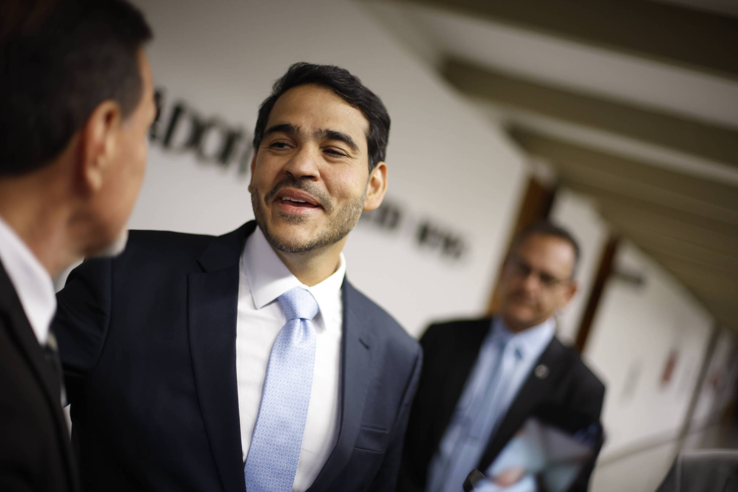 Ausência da Esquerda na Defesa de Messias nas Redes Sociais: Análise em 1º de Dezembro de 2025