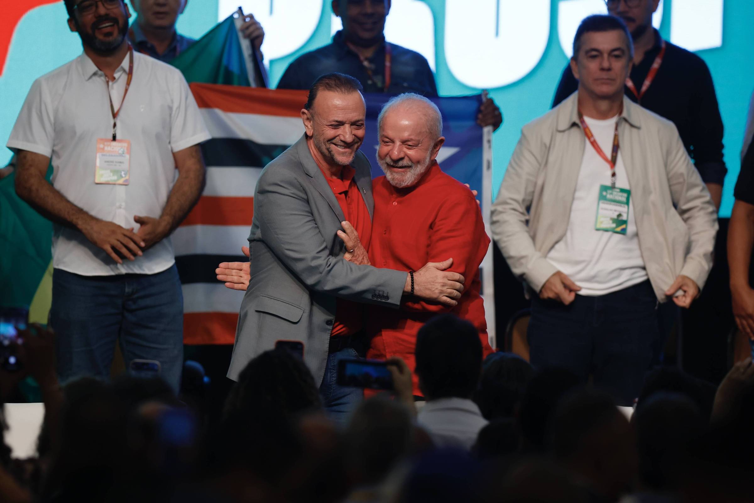 PT realiza congresso interno em São Paulo sob pressão para adiamento – 28/11/2025 – Painel