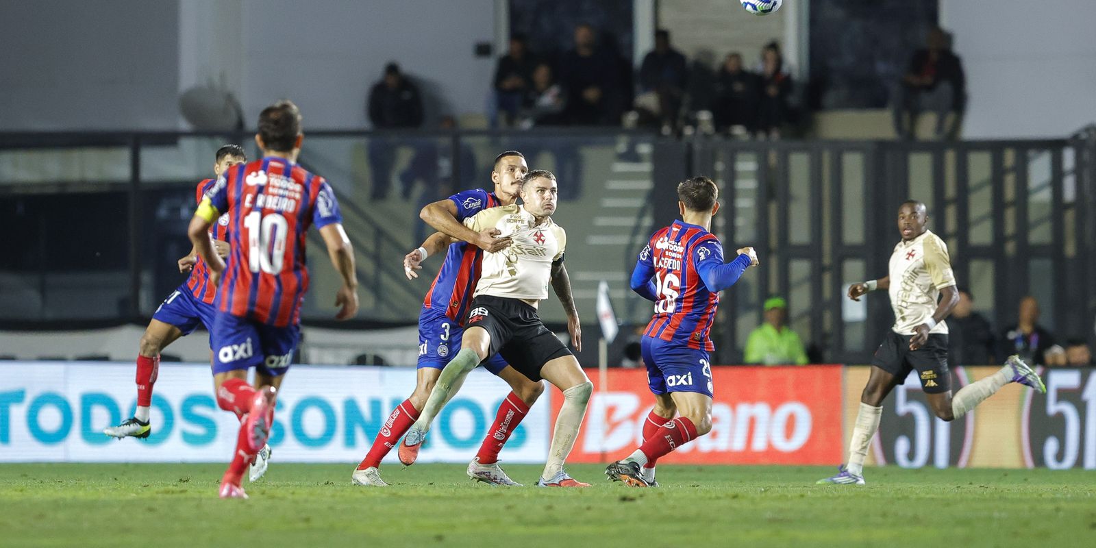 Bahia enfrenta o Vasco em busca de vaga na próxima Libertadores
