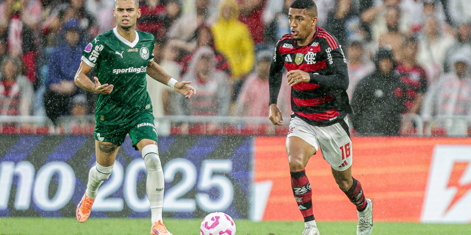 Palmeiras e Flamengo disputam título inédito na Libertadores: quem será o primeiro tetracampeão brasileiro?