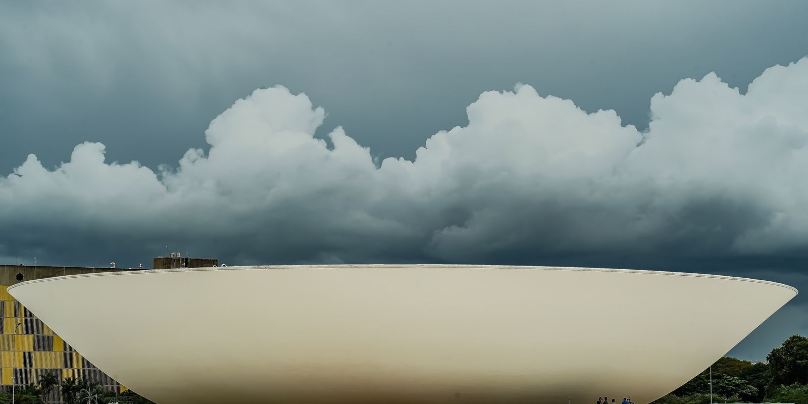 Deputados Solicitam Investigação Federal sobre Megaoperação Policial no Rio de Janeiro