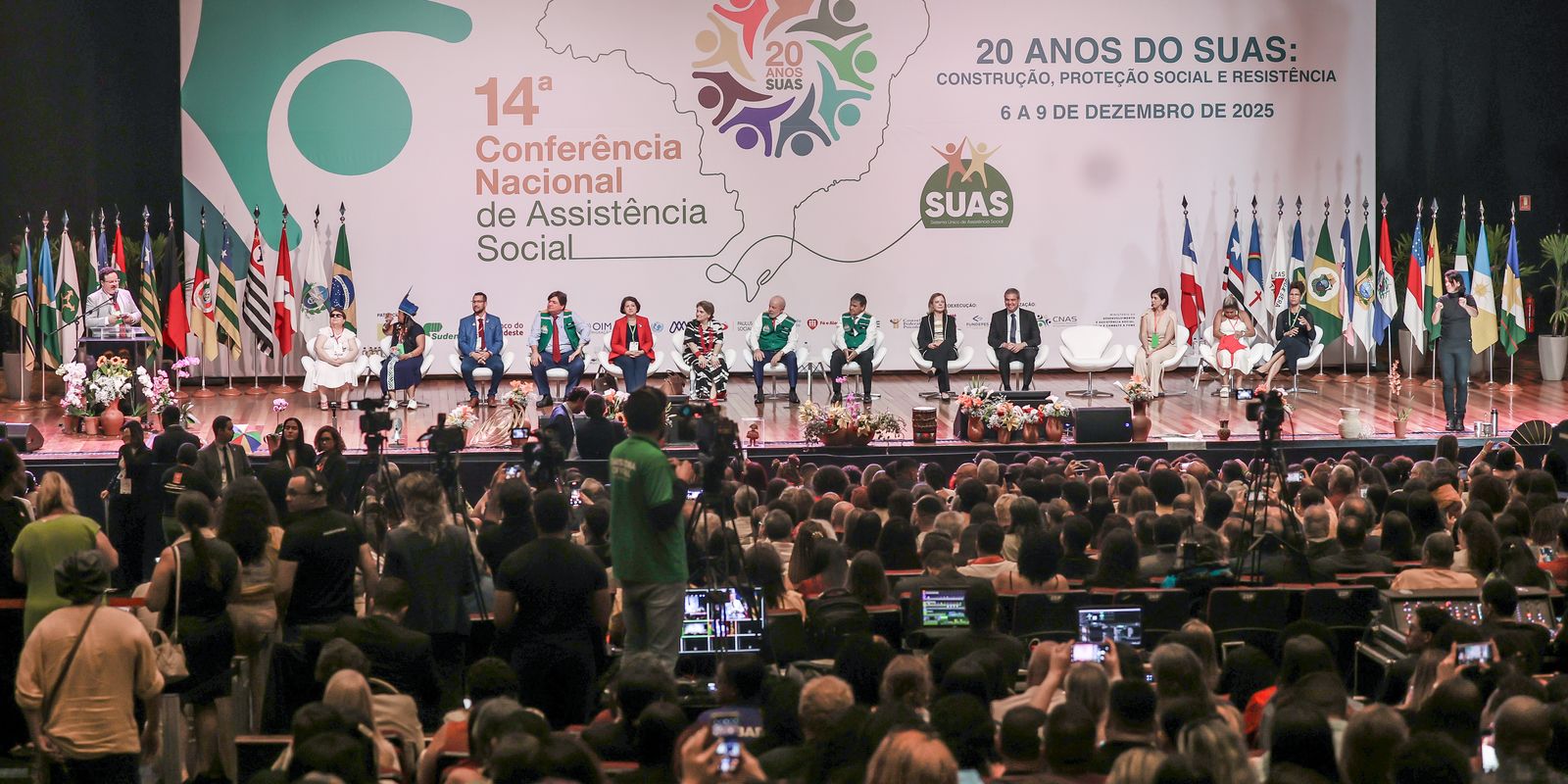 Lula Sugere Encontro entre os Poderes para Debater o Feminicídio no Brasil