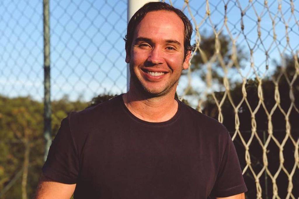 SBT busca contratar Caio Ribeiro, comentarista da Globo, para integrar equipe de cobertura da Copa do Mundo