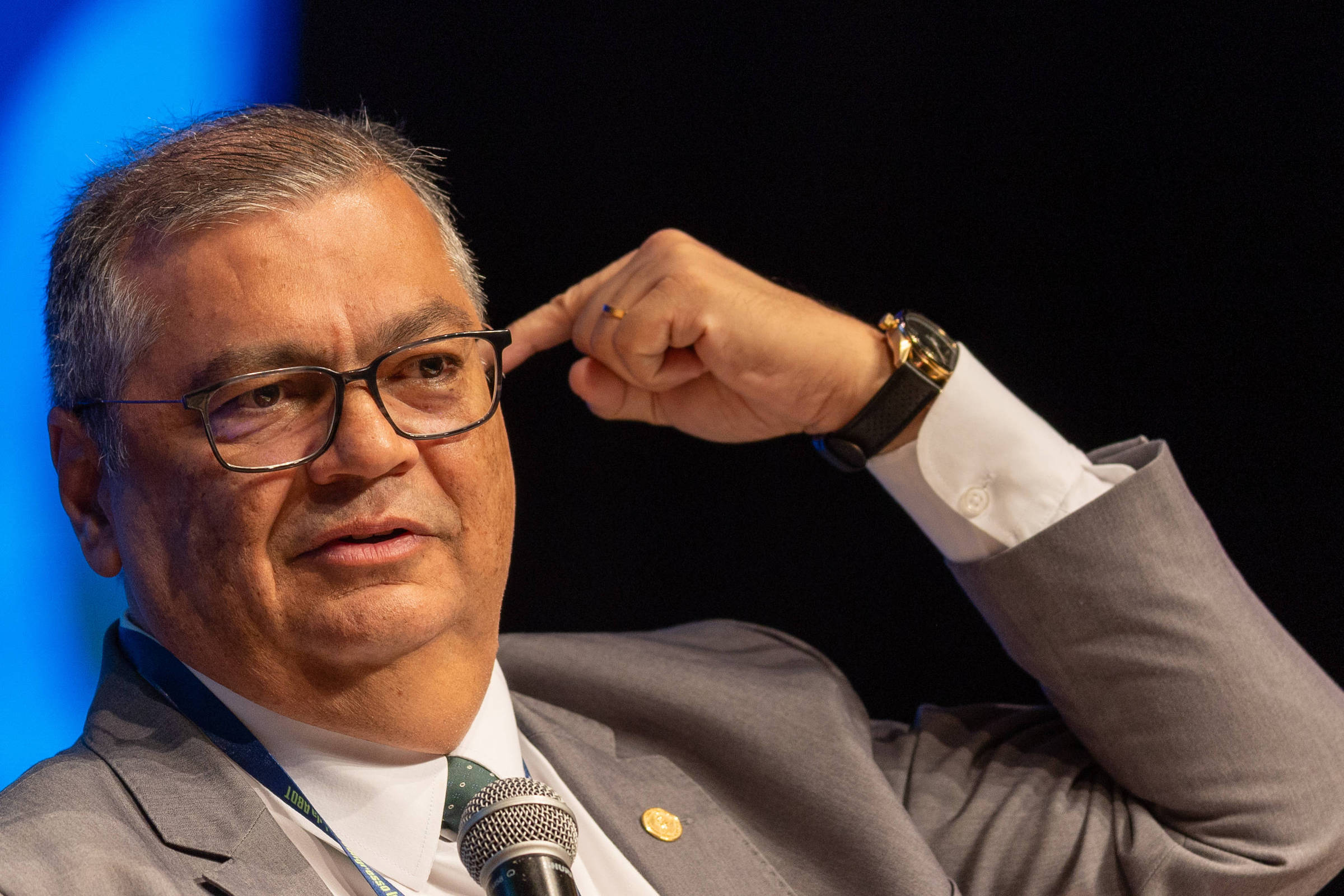 Excesso de Pedidos de Impeachment ao STF é Criticado por Dino em 04 de Dezembro de 2025