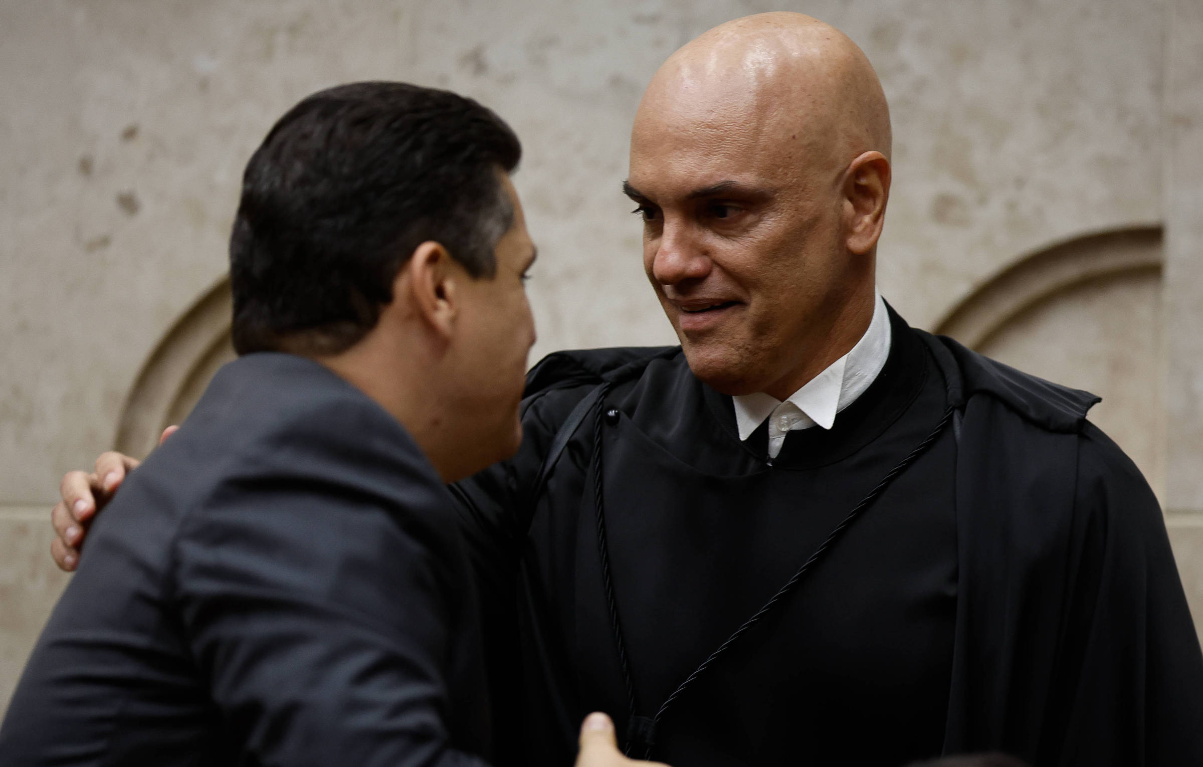 Senado Brasileiro Responde a Gilmar Mendes e Elabora Nova Lei sobre Impeachment – 04/12/2025