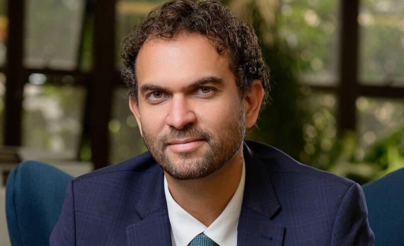 Novo Livro Analisa Retorno do Brasil a Valores de Três Décadas Atraso – 30/11/2025