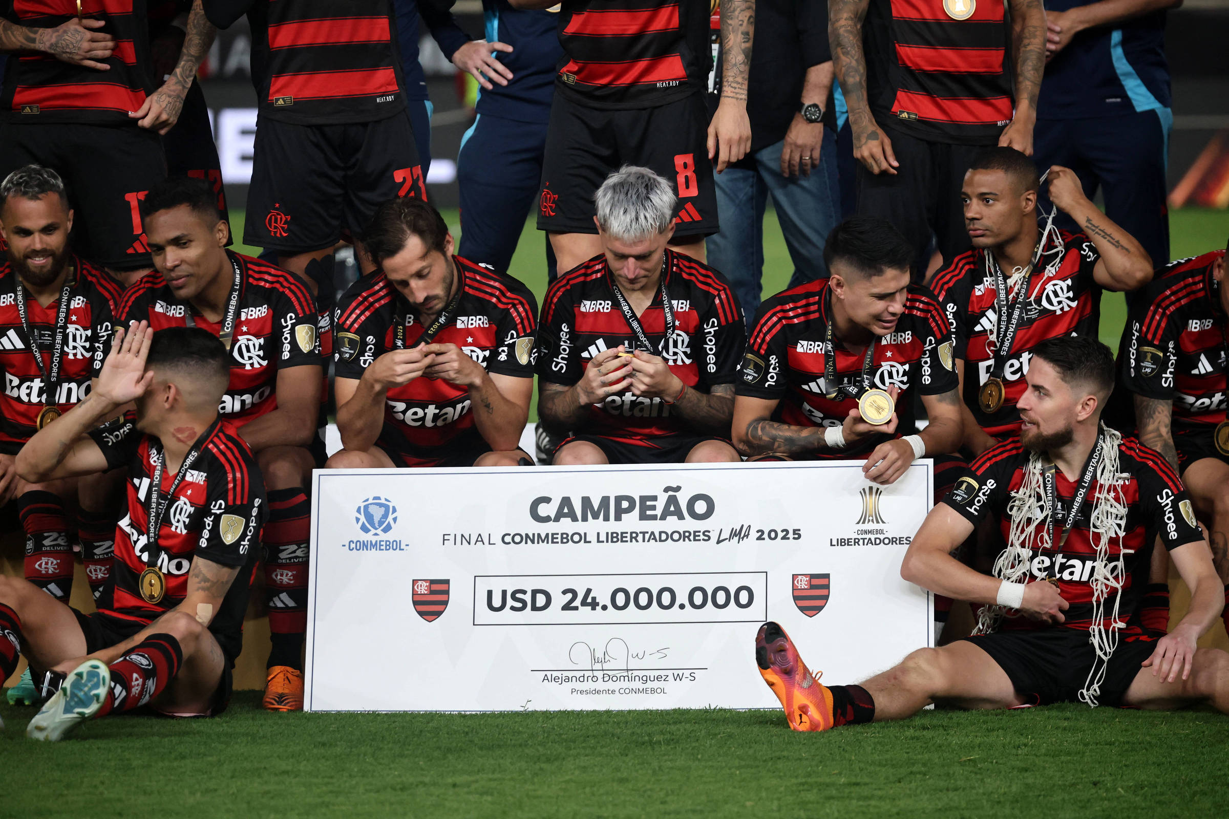 Flamengo supera Palmeiras em número de premiações em 2025 – 01/12/2025 – Esporte