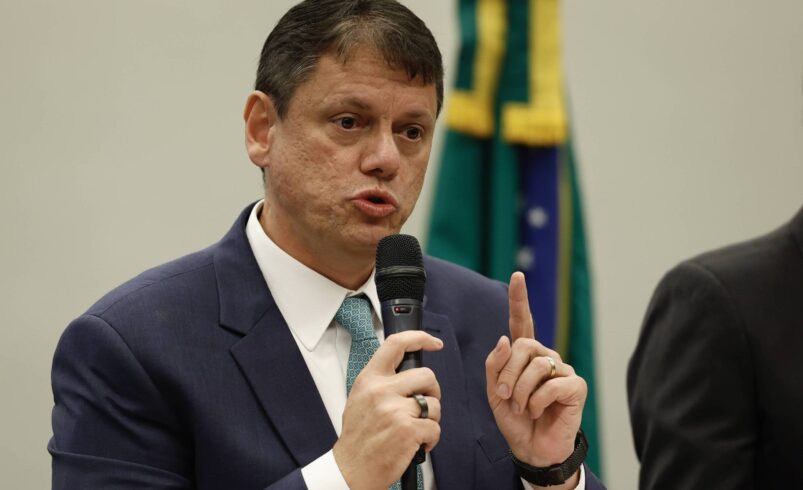 Tarcísio de Freitas Apoia Flávio e Antecipação de Novos Candidatos de Direita em São Paulo