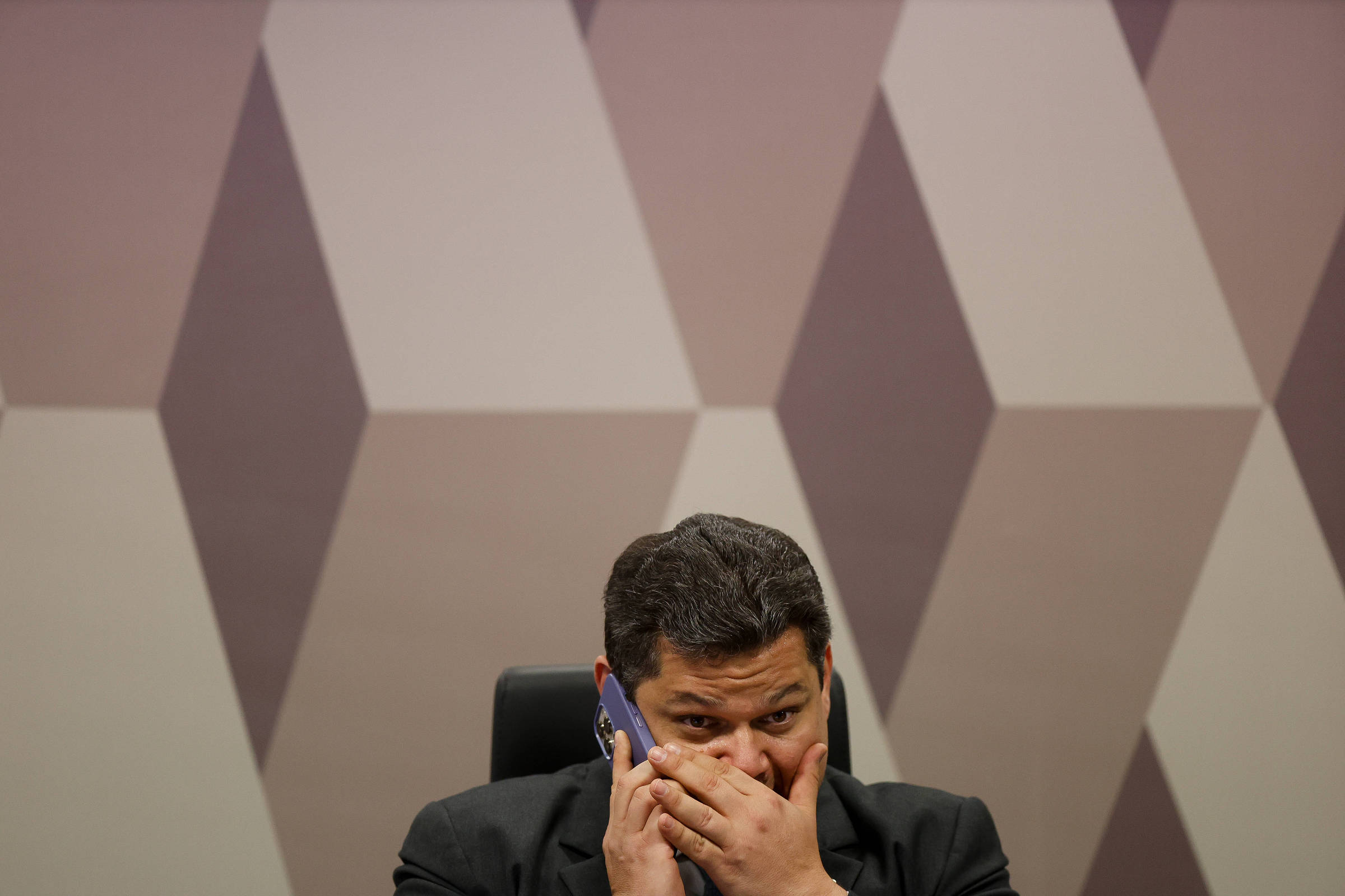 Alcolumbre critica Lula por comentário sobre Orçamento em Brasília – 04/12/2025