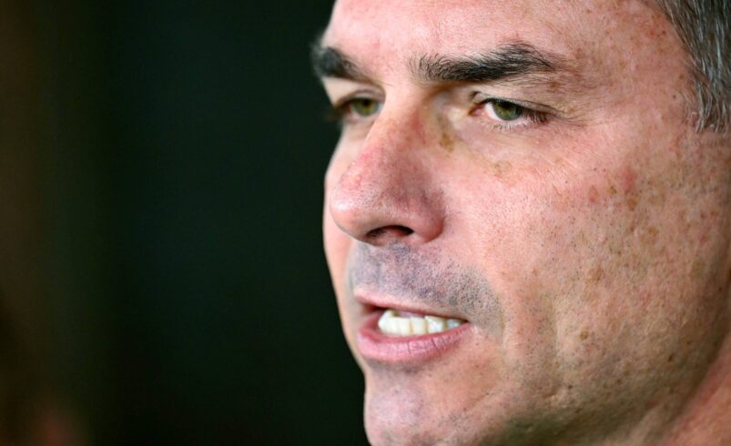 Flávio declara que condição para desistência é Bolsonaro livre e candidato em 2026 – 07/12/2025 – Poder